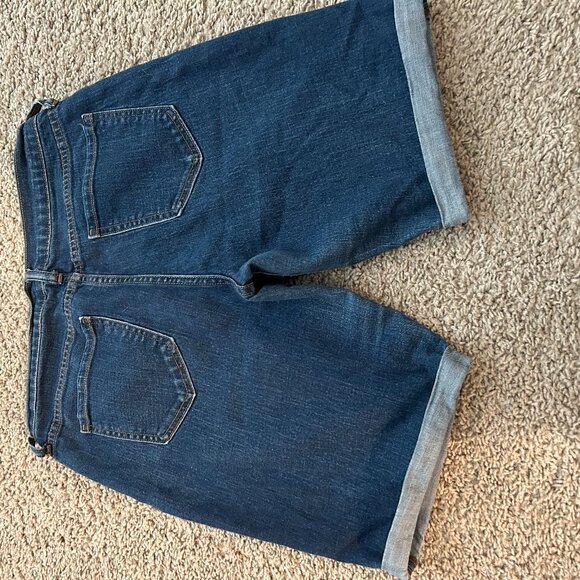 Old Navy Curvy Fit Denim Shorts - Picture 1 of 4